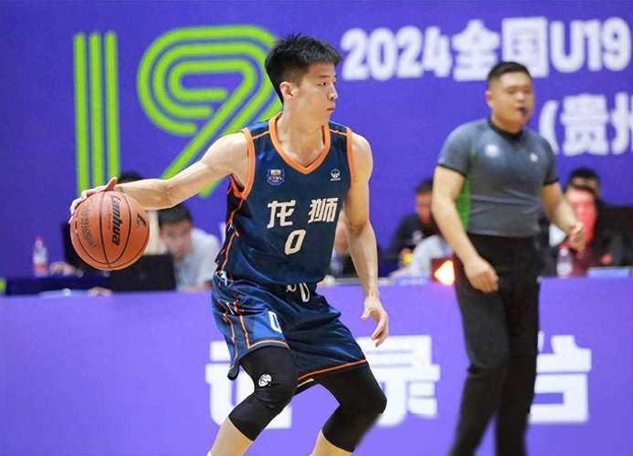 新疆82-80广东冯傲杨芮葛浩然曲笑宇登场CBA常规赛