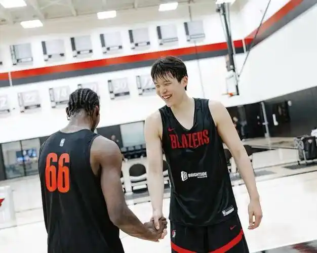杨汉森第16顺位当选开拓者新秀开拓者五中锋格局形成