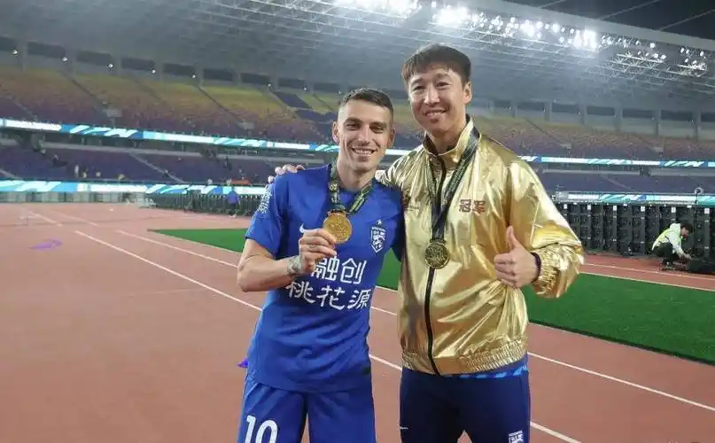 中超武汉三镇4-1大连英博斯坦丘赛后采访