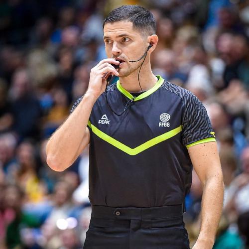 乌杜卡被罚2.5万美元奥特巧妙避罚NBA裁判判罚争议引关注