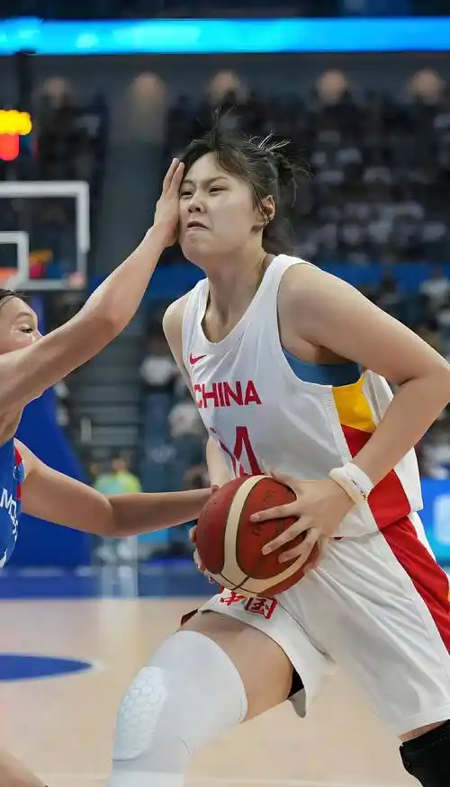 中国女篮86-76南苏丹女篮女篮世预赛李月汝登场