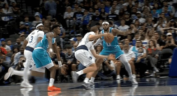 弗拉格反击暴扣GIF