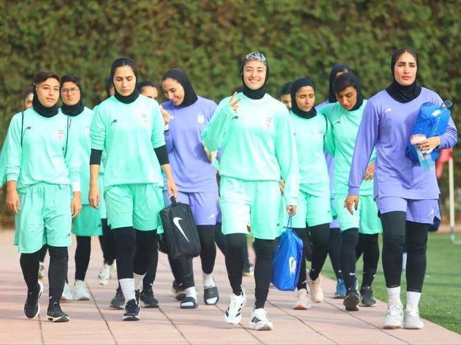 伊朗女足甘巴里等5人放弃澳大利亚庇护回国事件