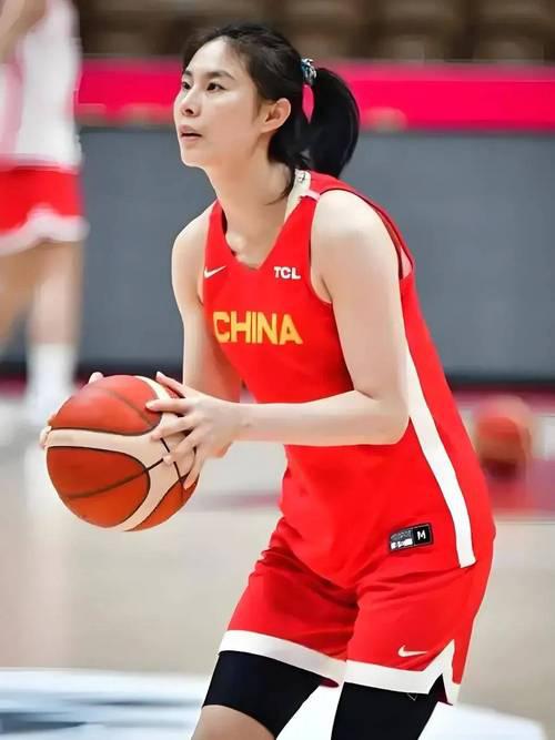 中国女篮世预赛83-71胜巴西获世界杯资格张子宇王思雨表现突出