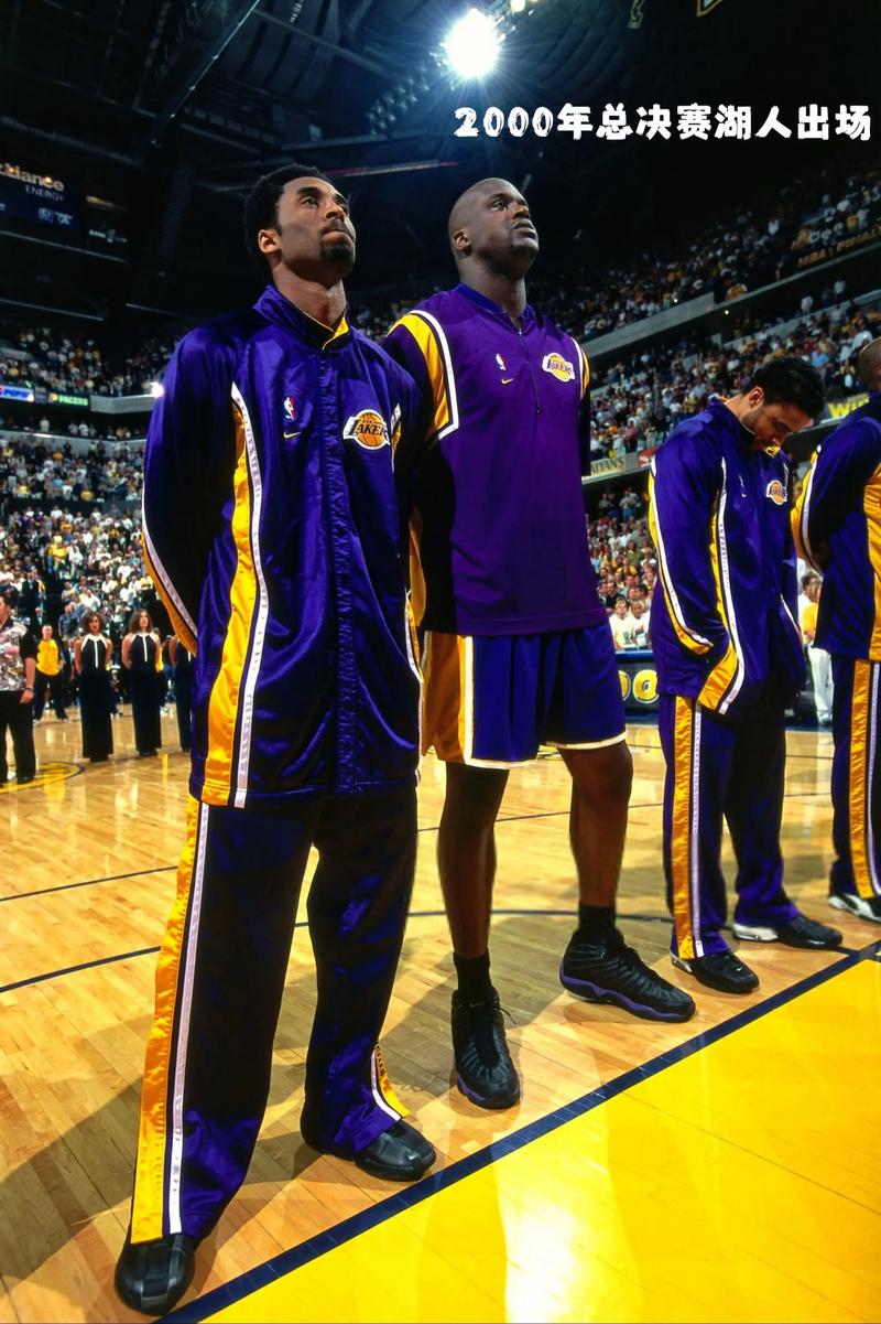 2000年NBA总决赛科比垫脚复出绝杀步行者湖人夺冠