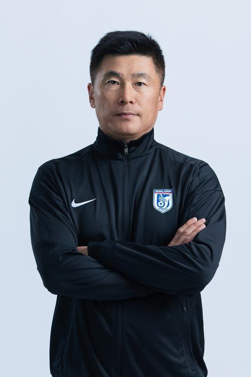 大连英博李国旭大连鲲城张耀坤大连可主徐晖指导大连队备战东北超