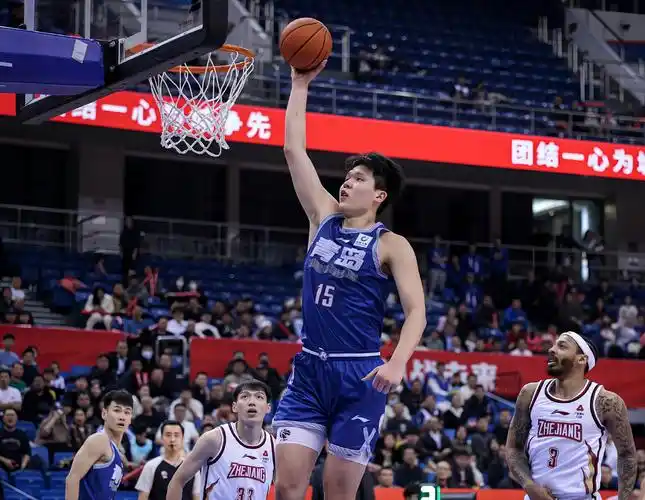 CBA广州男篮88-90青岛男篮比赛回顾