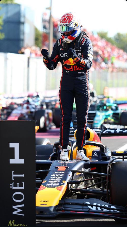 维斯塔潘2021赛季F1夺冠历程与巴林测试实况