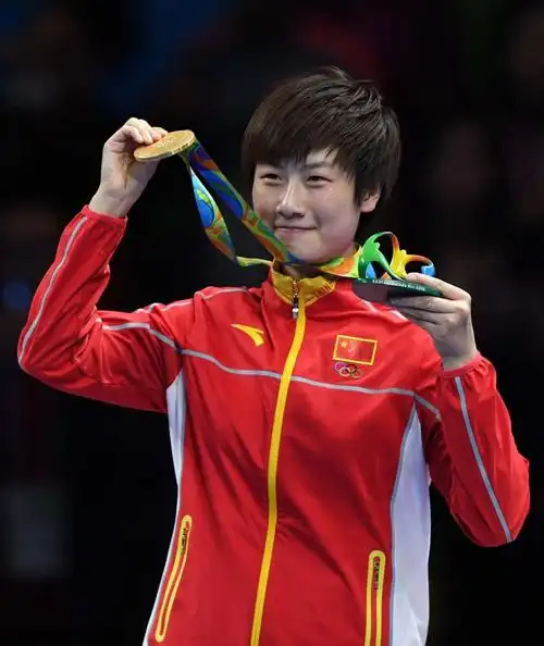 丁宁蝉联ITTF最佳女运动员 波尔获最佳男运动员