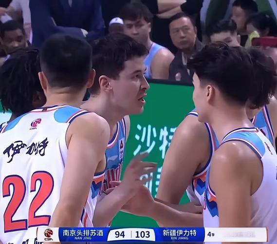 广东宏远签下第三外援亚当斯