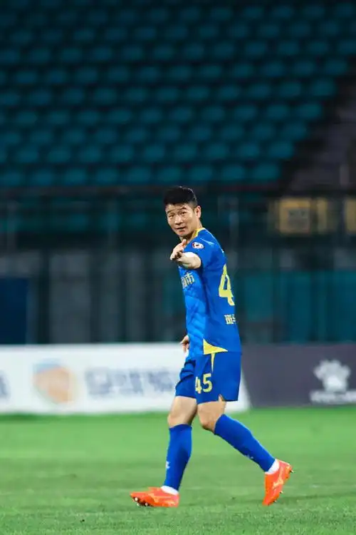 吉翔租借南京城市足球俱乐部参加中甲联赛